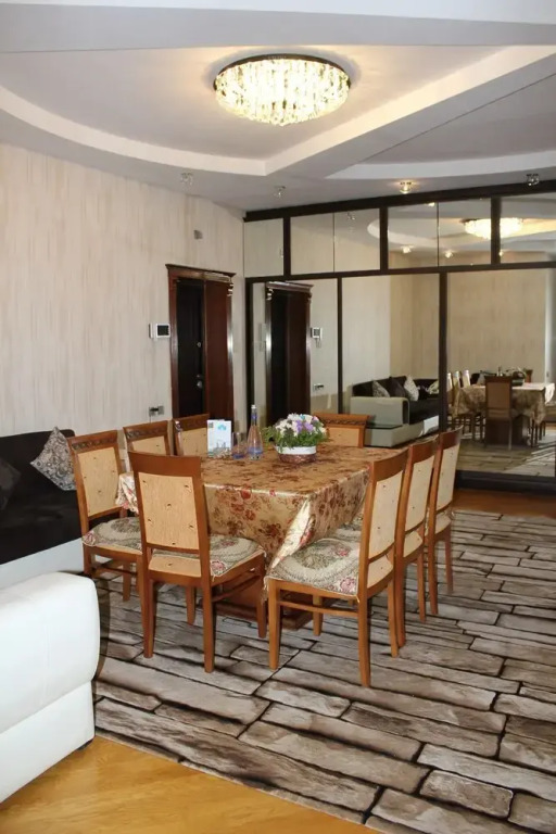 Apartment on Akademik Sh. Azizbayov 88a