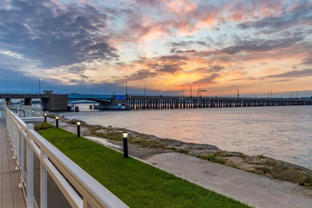 Cambria Hotel Ocean City - Bayfront