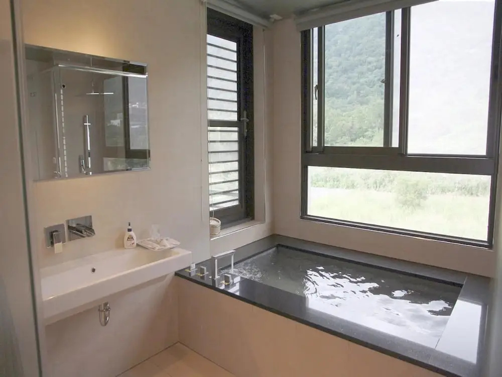 Peace Area Hot Spring Hotel