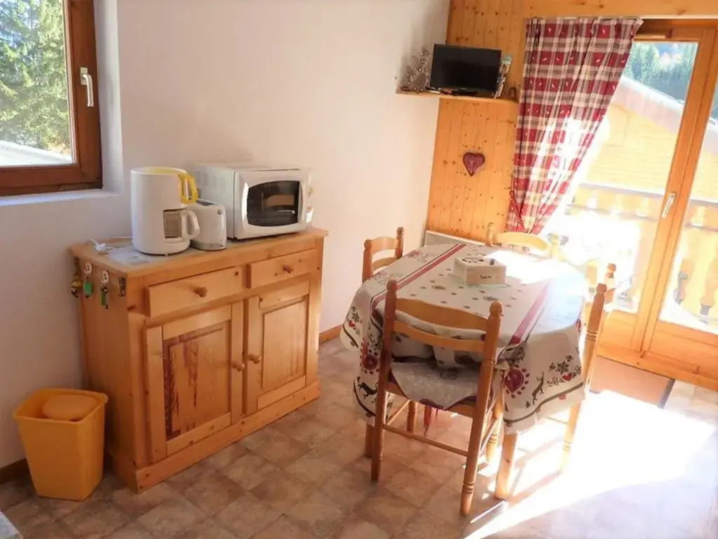 Appartement Le Biot, 2 pièces, 6 personnes - FR-1-573-66
