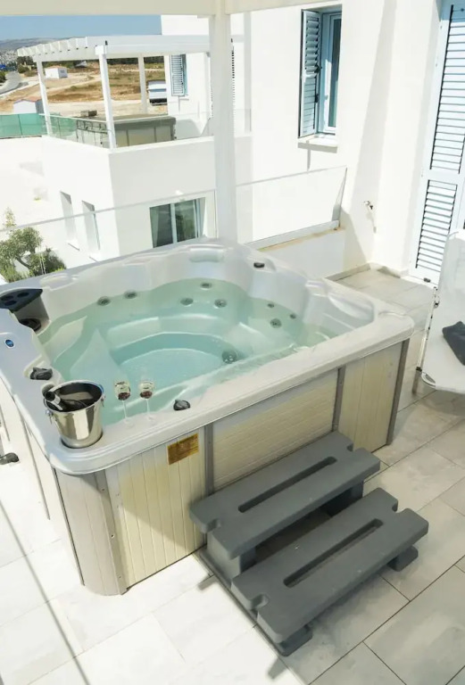 Wavebreeze Villas