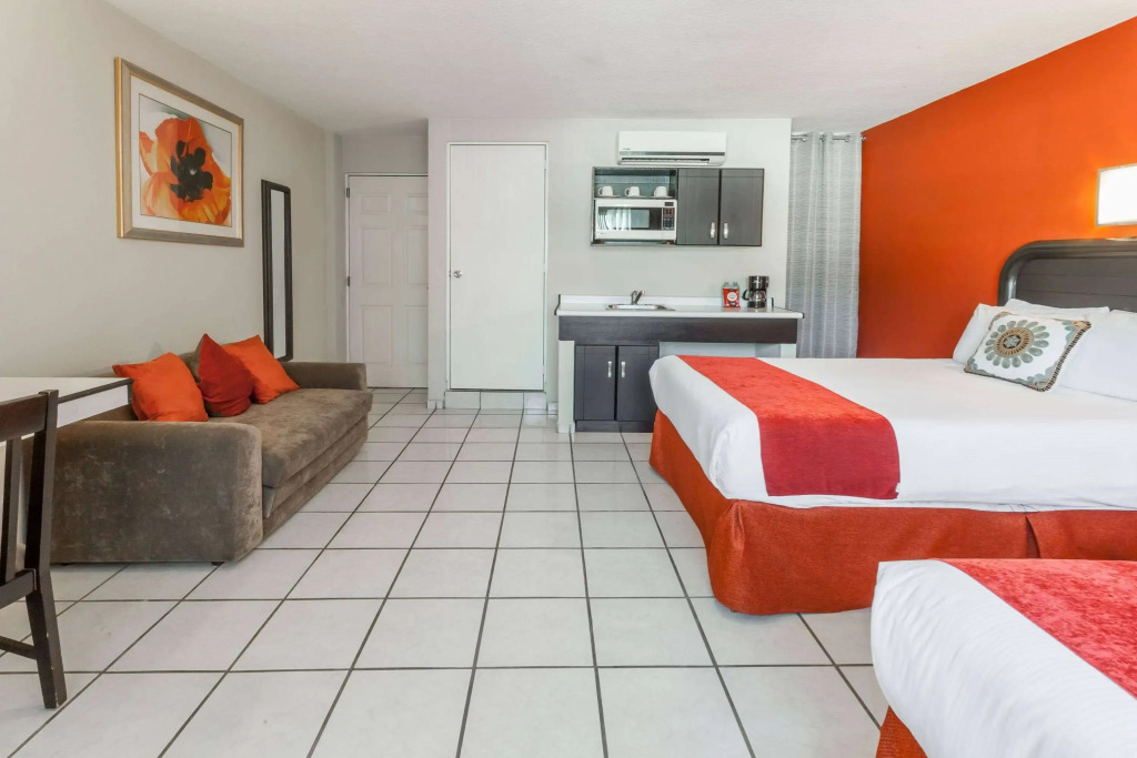 Howard Johnson by Wyndham Guanajuato Leon Avenida
