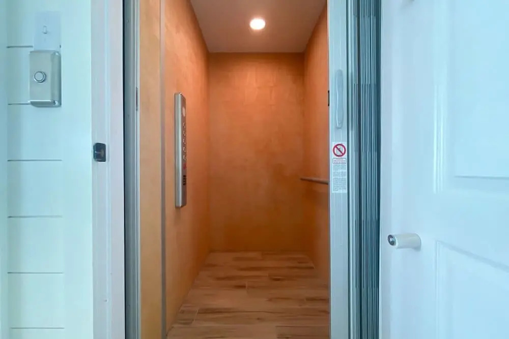 Lil Tip Sea 8 BR Private Pool Elevator Beach