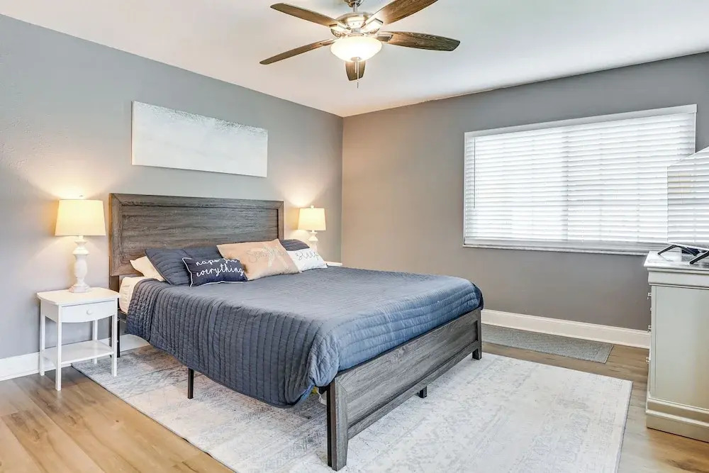 Palm Coast Escape w/ Outdoor Oasis: 6 Mi to Shore!