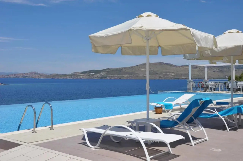 Birds Bay Resort