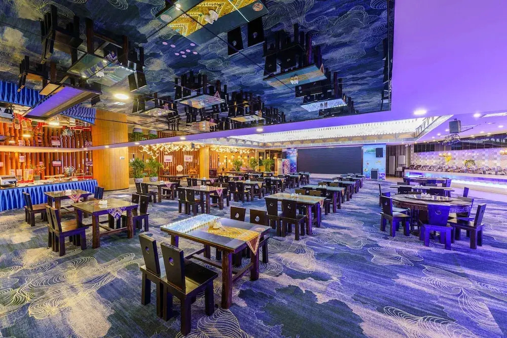 Oasis Grand Hotel