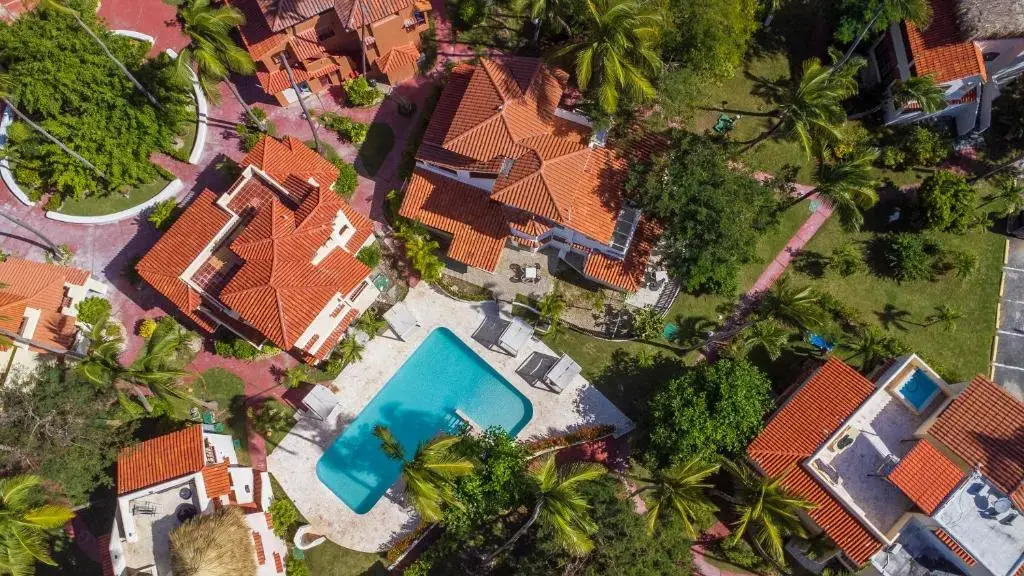 Incredible 4BR Beachfront Penthouse with Ocean View