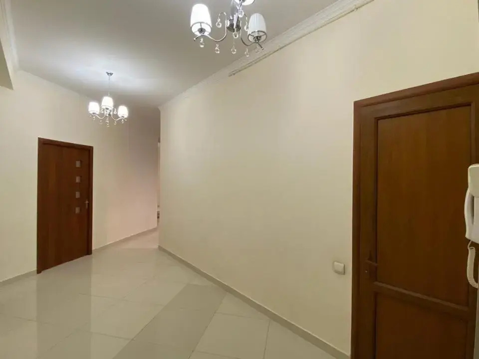 Northern Avenue 2 Bedroom Deluxe Apartment With Balcony HH666