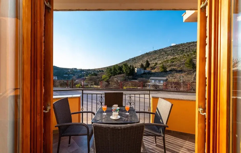 Awesome Apartment in Modric With 2 Bedrooms and Wifi