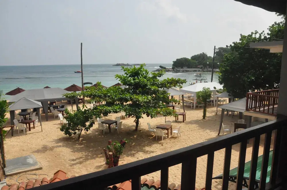 New Wave Beach Resort Unawatuna