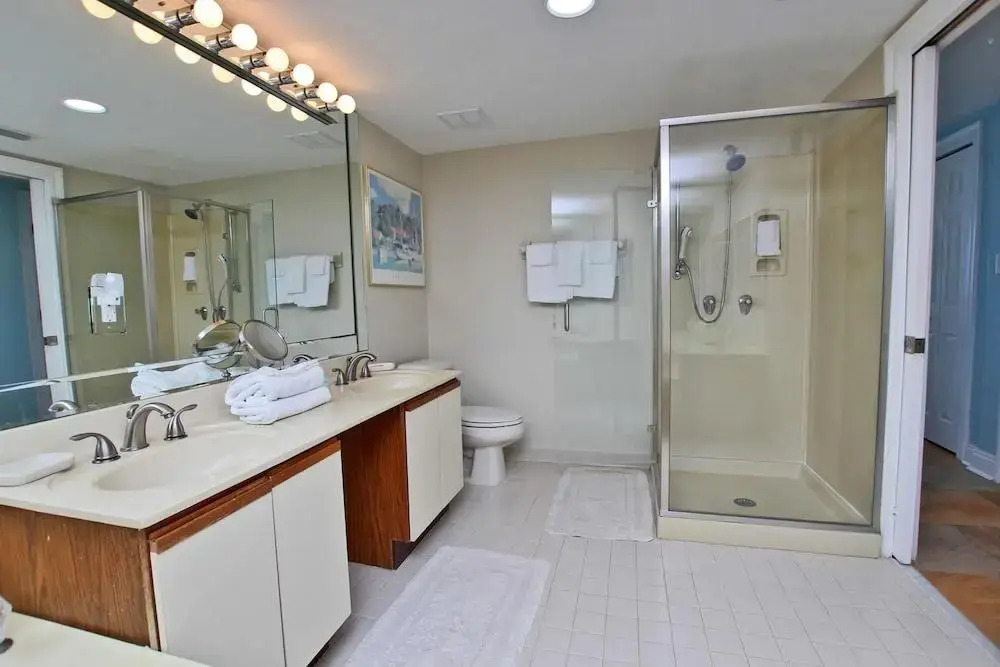 Broadmoor 304 by Youngs Suncoast