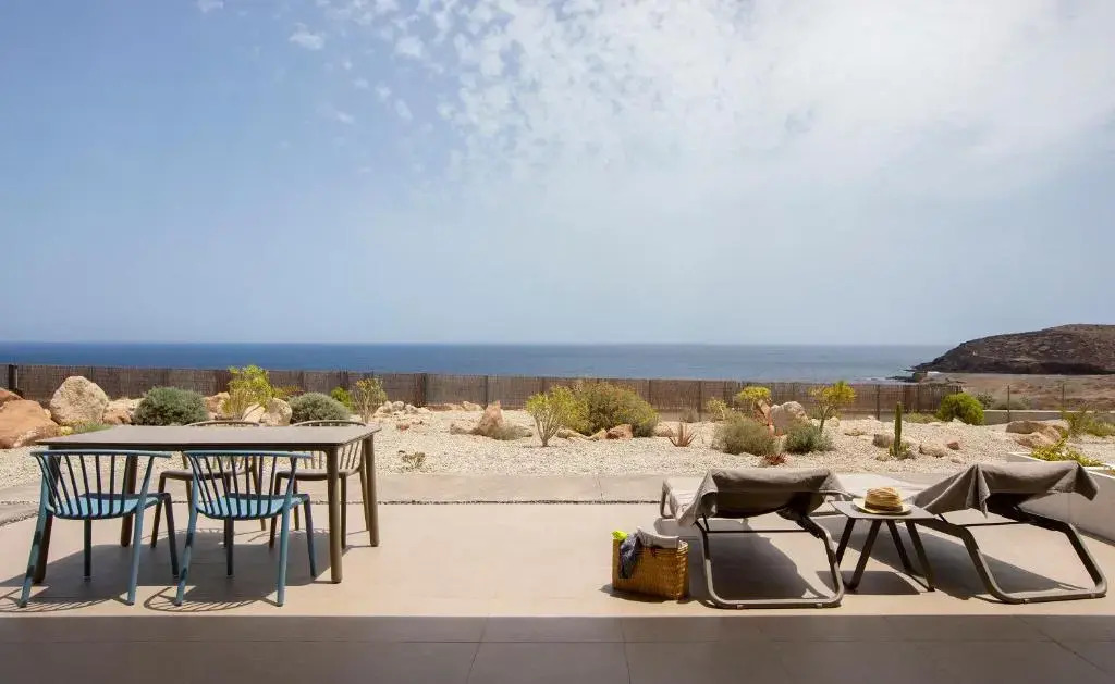 Kora Nivaria Beach