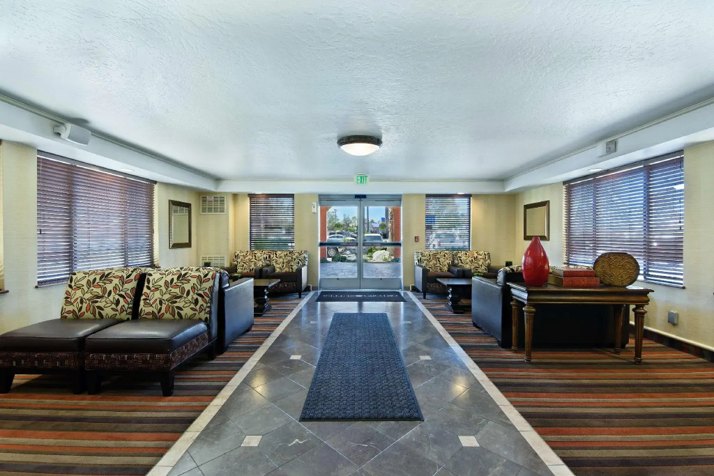 Oxnard Inn Lancaster