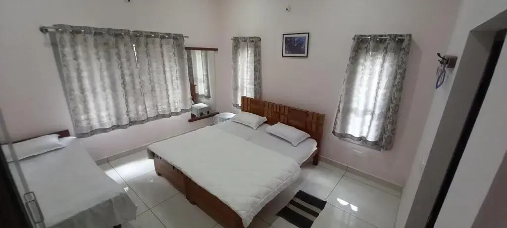 Snow Pine Holiday Home...Virajpet