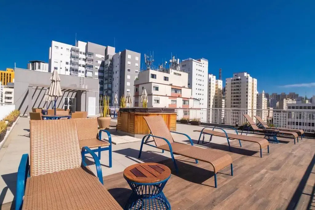 BHomy Bela Vista Moderno com varanda Y804B