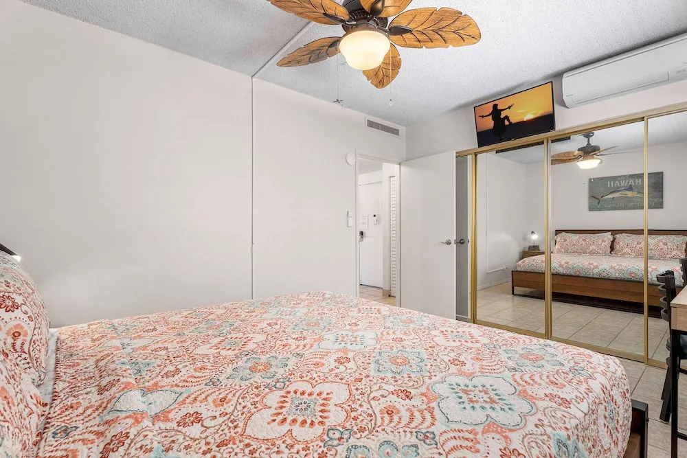 Kona Plaza#203