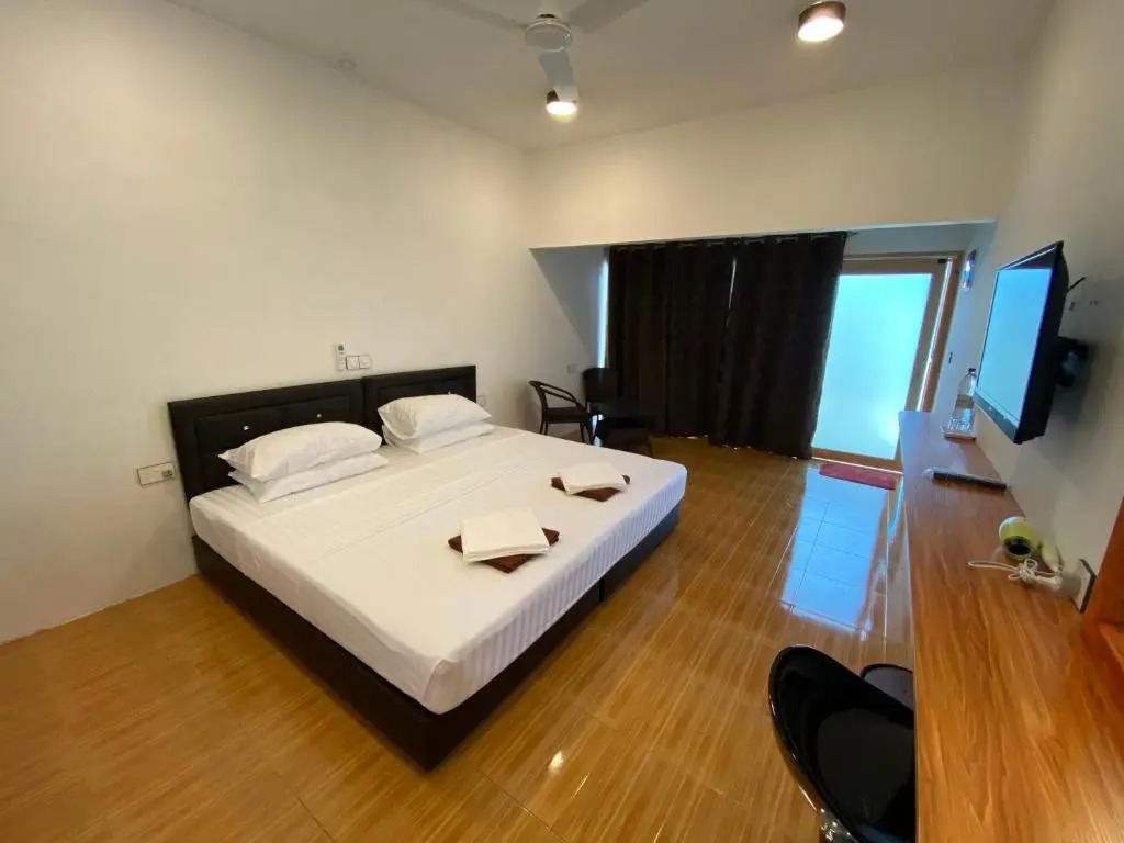 Dacha Thoddoo White Sand