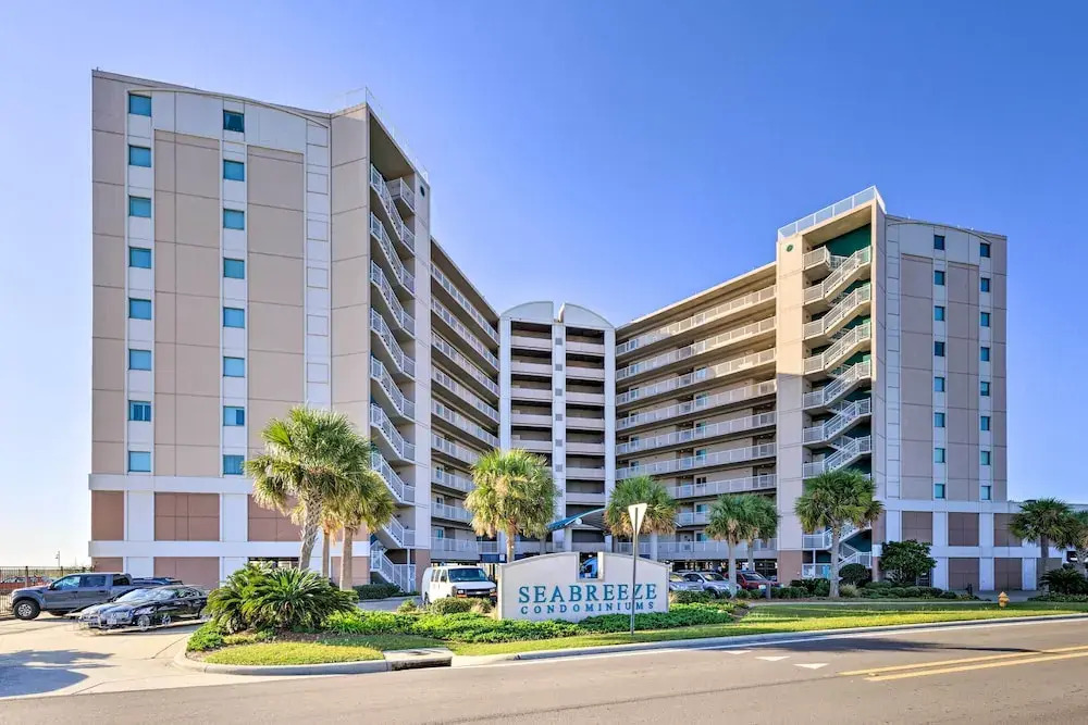 Sunny Beachfront Biloxi Condo w/ Resort Amenities!