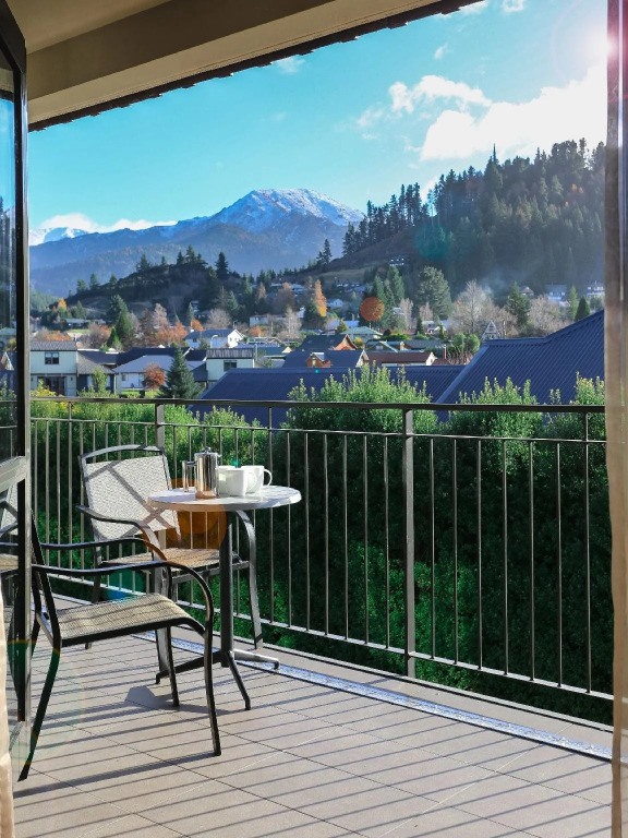 Village Lake Luxury Apartments