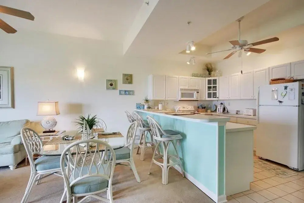 402 Playa Flamingo - 2 Br Condo