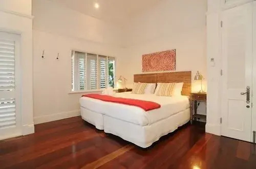 The Lighthouse At 7 Wharf Luxury House