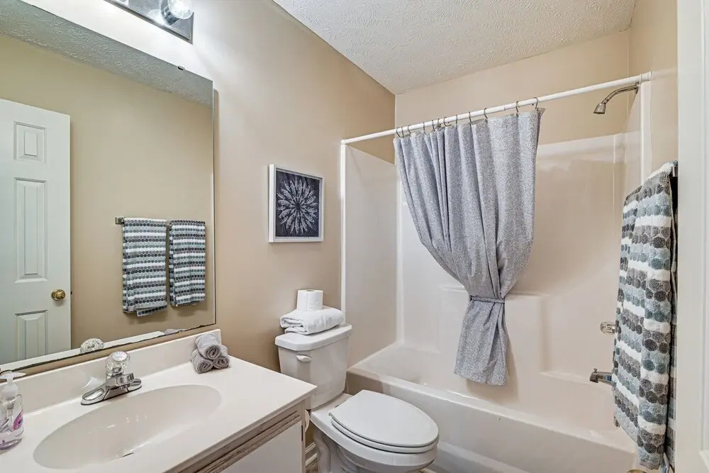 Pawleys Island Condo w/ Screened Porch + Golfing!