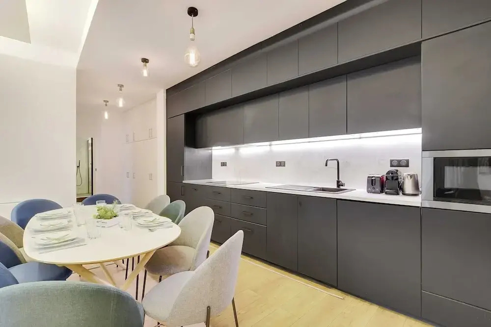Spacious Apartment - 2b/10p - AC - Marais