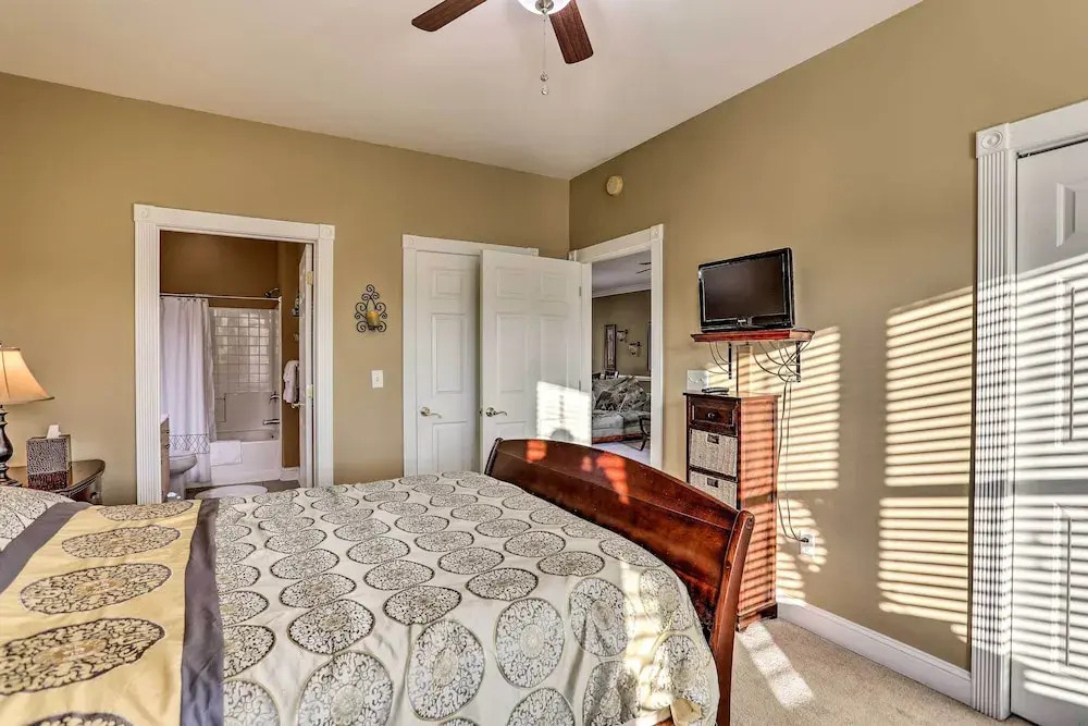 Magnolia Pointe Three-bedroom Apartment 101-4811