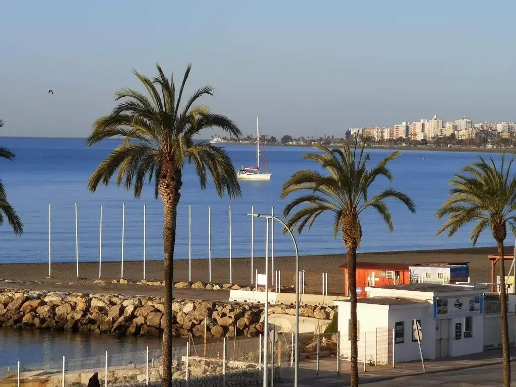 Sunny Beach View Duplex wWi-Fi Pool AC - Alojamientos La Torre