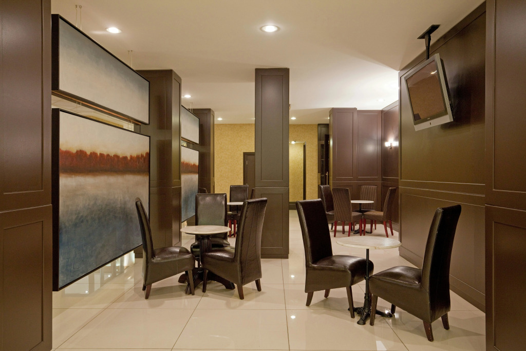 Armon Plaza Montreal Airport