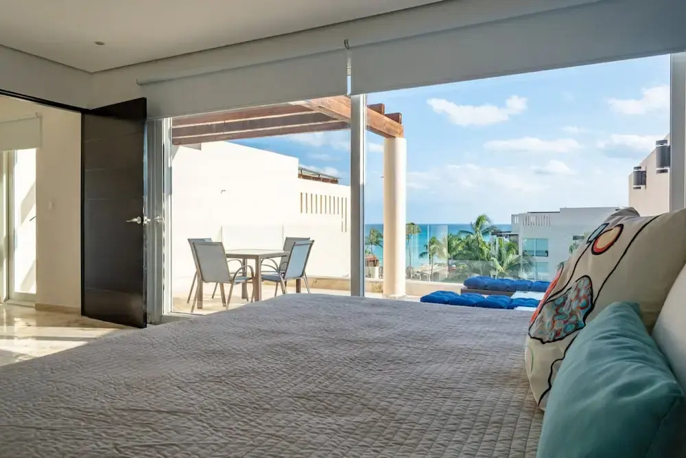 Elements Penthouse 14 3 Bedroom Condo by RedAwning