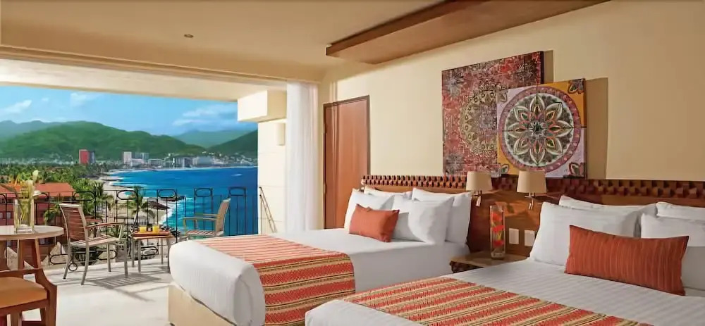 Gorgeous Sunset View Suite