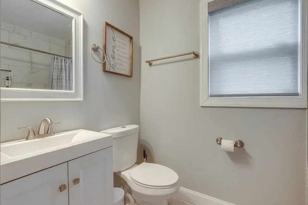 Washington DC Gem w/ Fenced Backyard