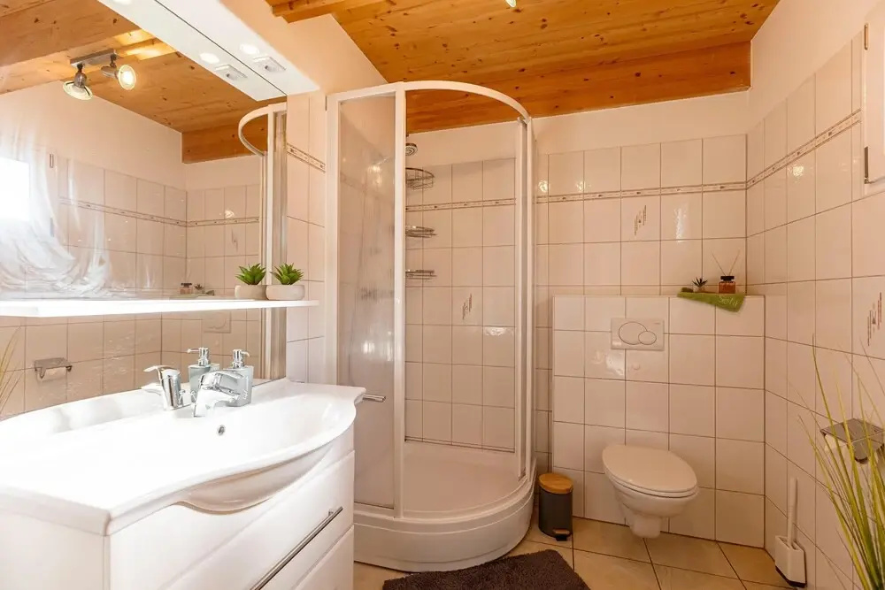 Spacious Chalet near Kreischberg Ski Area