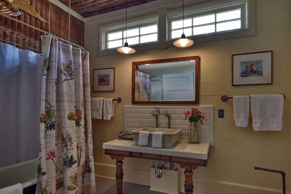 Heritage Sunday House