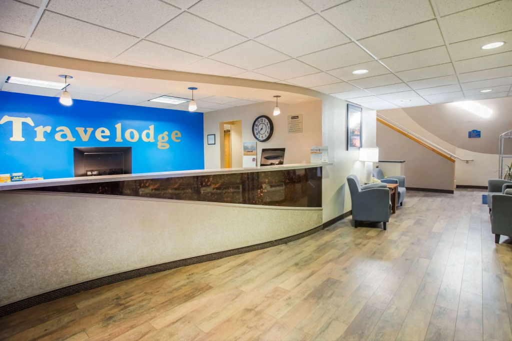 Travelodge by Wyndham Colorado Springs Airport - Peterson SFB