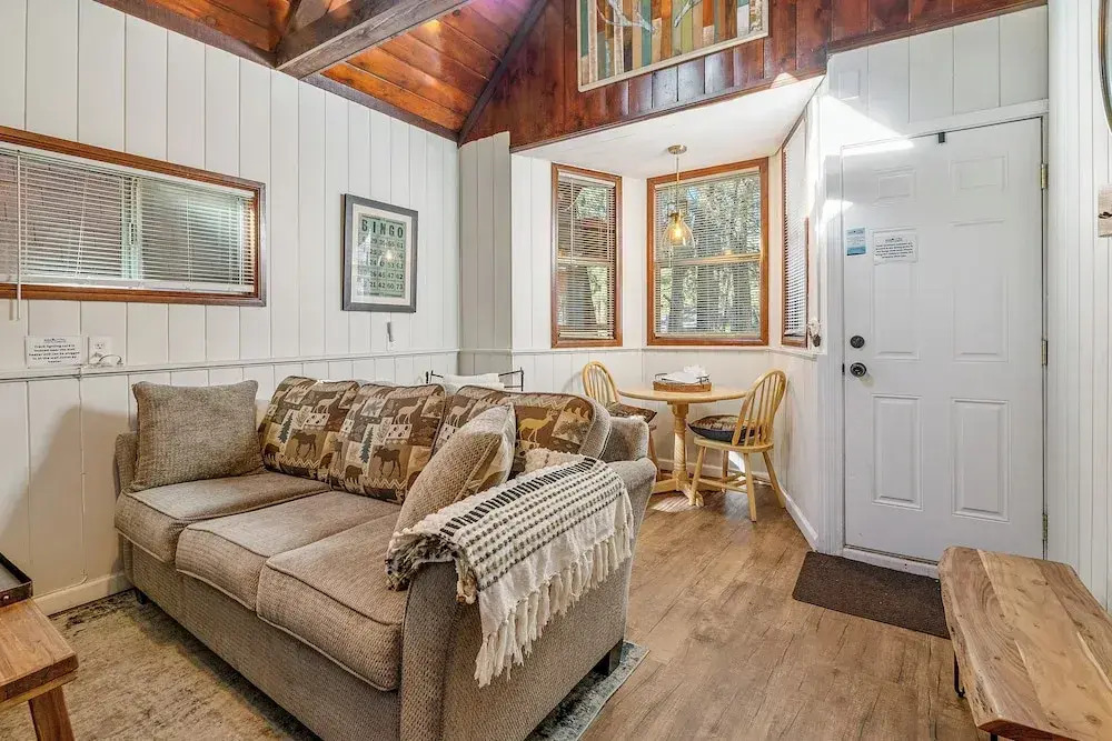 The Vintage Bear Cabin