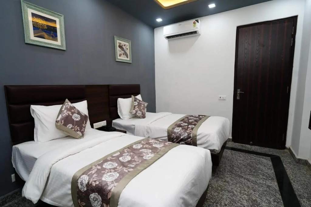 Posh Garden Inn Artemis Hospital Road Gurgaon