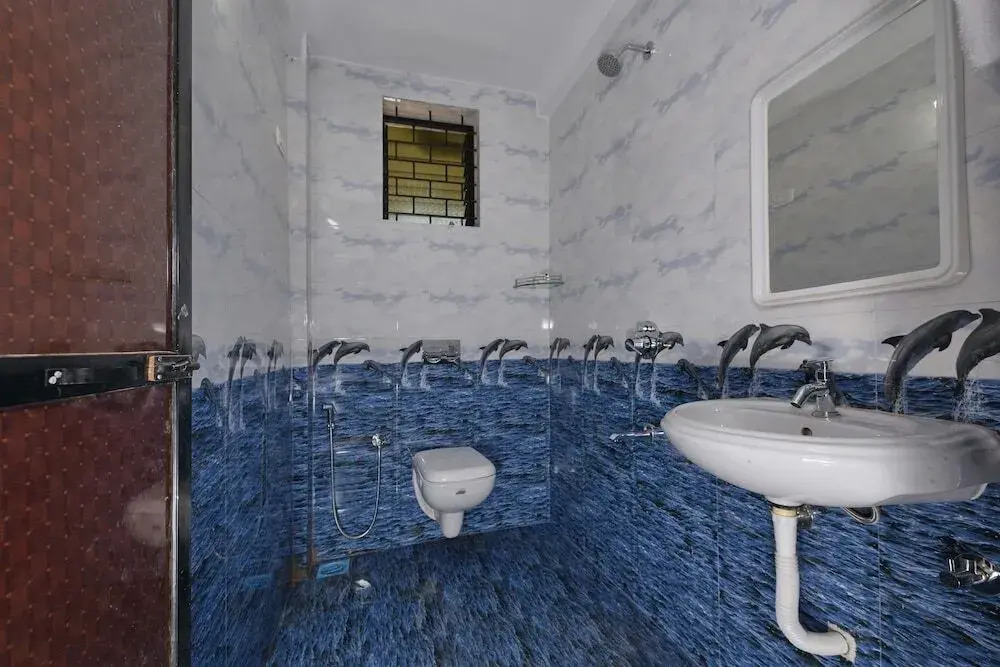 OYO 19828 Home Modern 2BHK Near Club Cubana