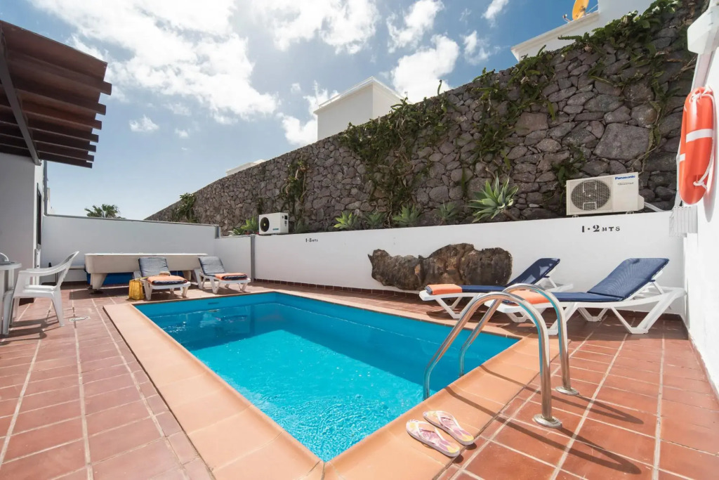 Villa Julianne 3 Heated Private Pool Walk to Beach A C Wifi Car Not Required - 2571