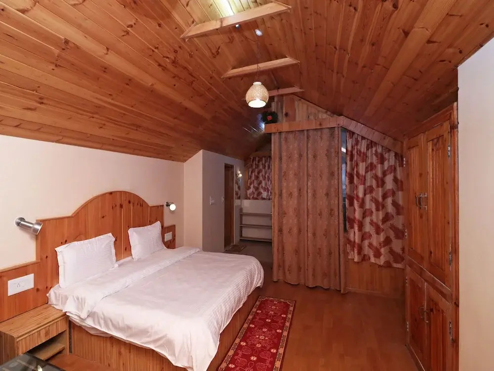 OYO 13696 Home River Side Cottage Manali