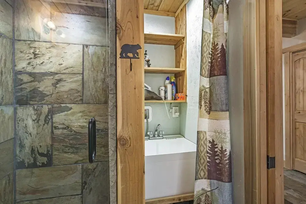 Winterwood 10 2 Bedroom Condo by Redawning
