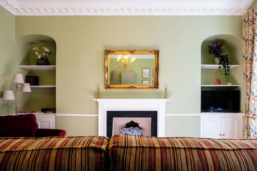 Stunning 1 Bedroom Flat in Central Bath