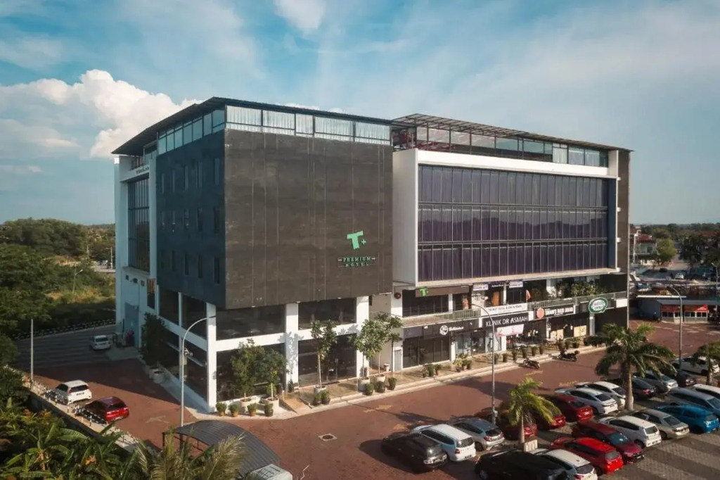 T+ Premium Hotel