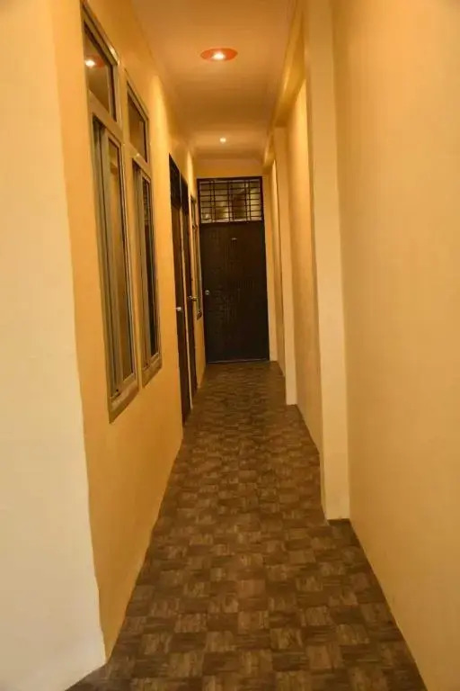 Pop Stellars Hotel Club And Restorent
