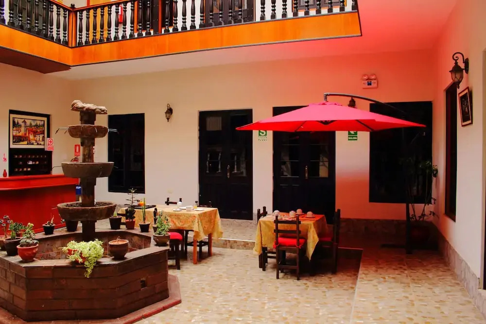 Colonial Plaza Hotel