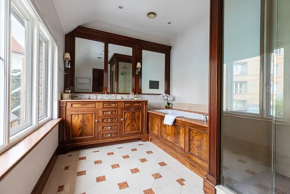 Stunning 6-Bed House Near Harrods in Knightsbridge