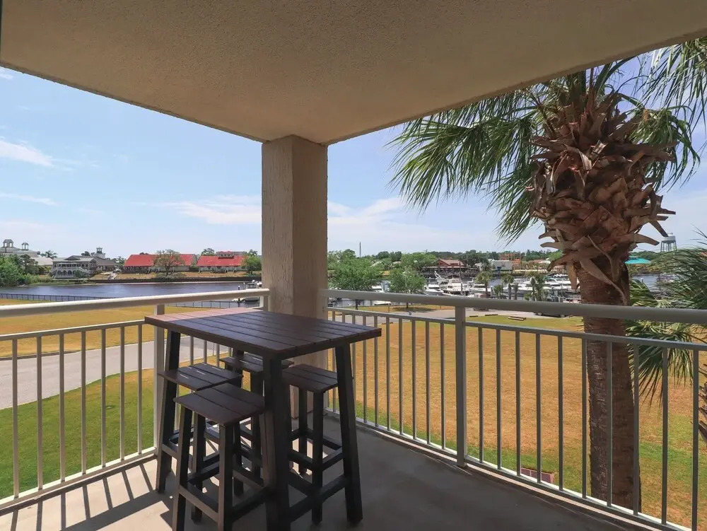 Yacht Club Villas #1-201