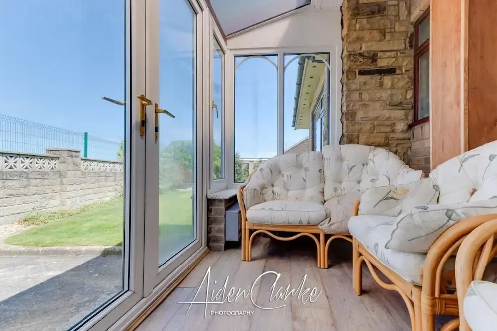 Stunning Residence set on Cliffside in Scarborough