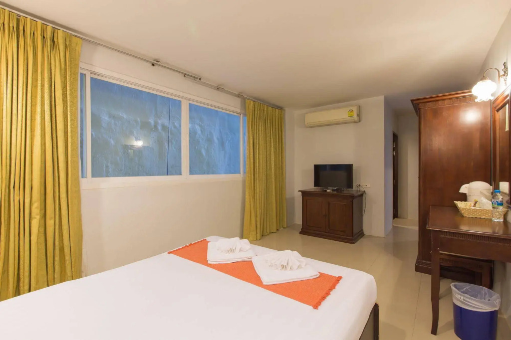 Time Out Hotel Beach Front